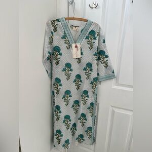 Pinklay Floral V-Neck Kurta